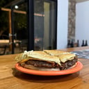 Foto de Hamburguesa de carne COMUN XL con papas 