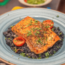 Foto de SALMÓN EN RISOTTO NERO