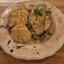 Foto de Pechuga de pollo rellena con papas españolas