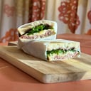 Foto de Sandwich de crudo, queso, rúcula y tapenade