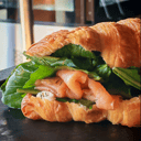 Foto de Croissant  Salmón Ahumado y Queso Crema