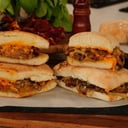Foto de Sándwich con Pan Ciabatta de Panceta y Cheddar