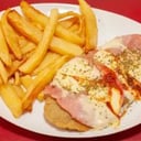 Foto de Milanesa napolitana con papas fritas