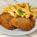 Foto de Milanesa de ternera, acompañado con: puré de papas, papa frita o ensalada