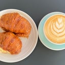 Foto de Desayuno Latte o Americano con 2 medialunas