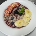 Foto de Acai de Frutos rojos con yogur con frutas & fresas 