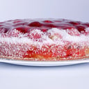 Foto de torta de frutilla (masa de froila , chantilly y frutillas)