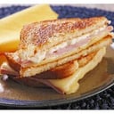 Foto de Tostado de jamón y queso con pan de salvado