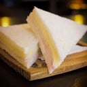 Foto de SANDWICH DE MIGA DE JAMON Y QUESO