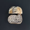 Foto de Pan de Masa Madre de Pistachos y Nuez de Nogal