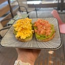 Foto de Brusquetas palta, tomate y huevo