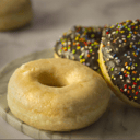 Foto de Donas clasicas y de chocolate