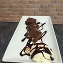 Foto de Brownie de chocolate con helado de vainilla 