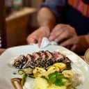 Foto de Atun en costra de sesamo