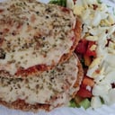 Foto de Mila de soja a la napo con ensalada 