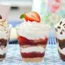 Foto de frascos individuales...tiramisú - selva negra - frutos rojos - choco torta
