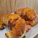 Foto de Medialuna con jamón y queso