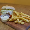 Foto de Hamburguesa completa con papas