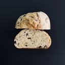 Foto de Pan de Masa Madre de Aceitunas Griegas