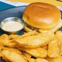 Foto de Cheeseburger with Fries