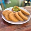 Foto de Sopaipillas (6 un.) con Guacamole