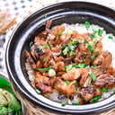 Foto de (147)香菇滑鸡煲仔饭