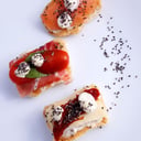 Foto de Brusquetas (Queso brie y tomate seco )