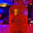 Foto de MEDIA DE AGUARDIENTE AMARILLO