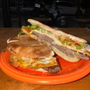 Foto de Hamburguesa de CARNE Clasica XL con papas