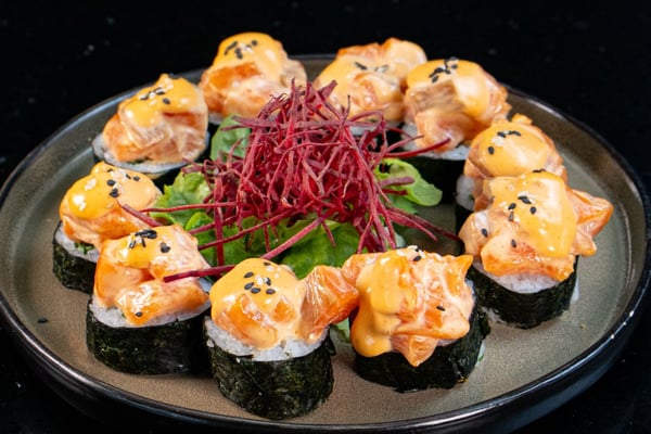Sake Spicy Roll
